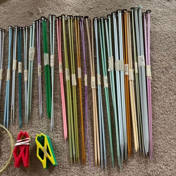Large Lot Of Knitting Needles & Accessories - Picture 2 of 5